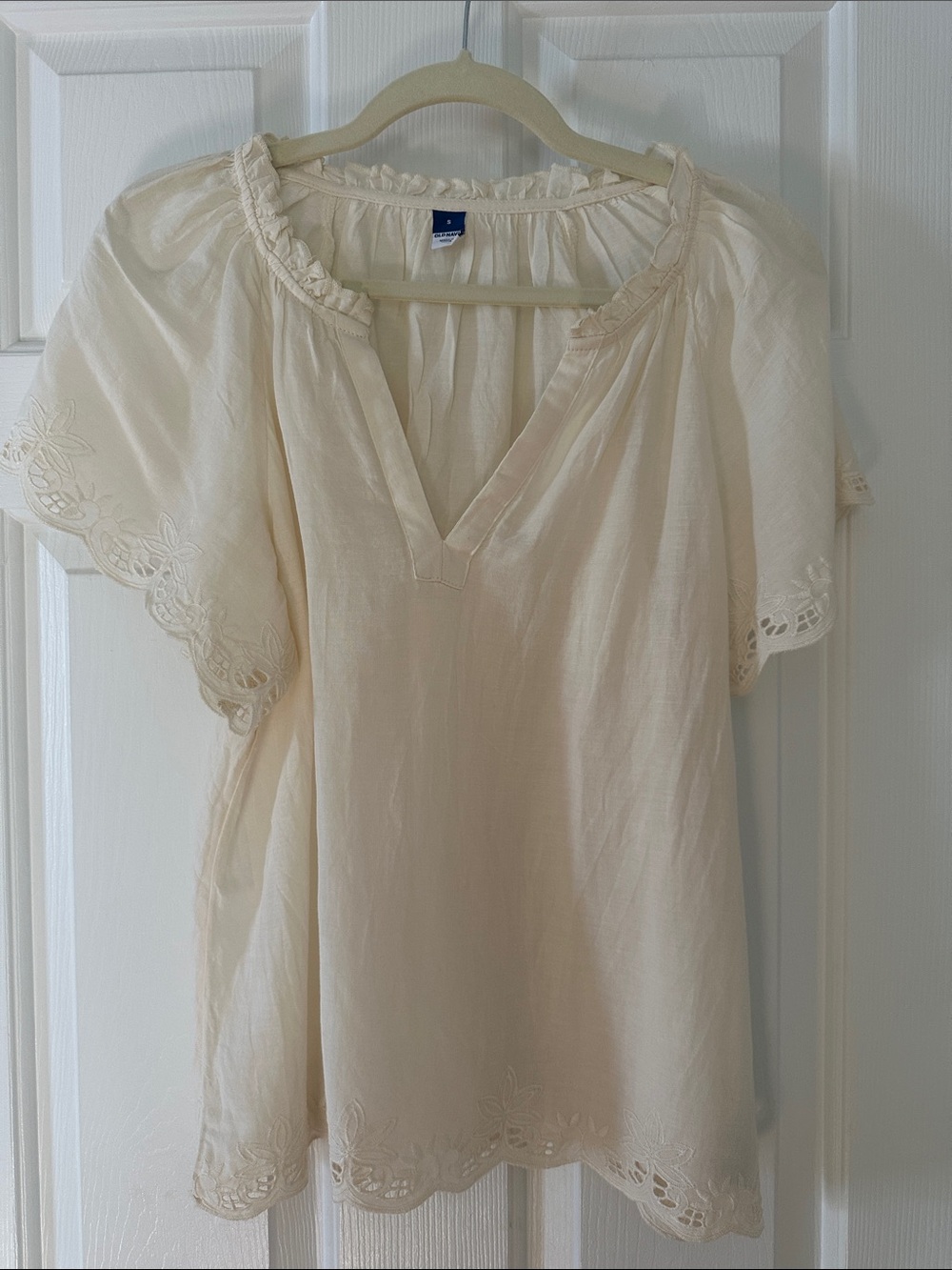 Old Navy Women's Cream Embroidered Peasant Blouse